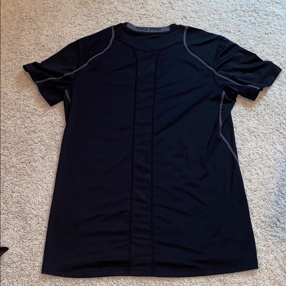 Nike Black T-Shirt - Picture 3 of 3